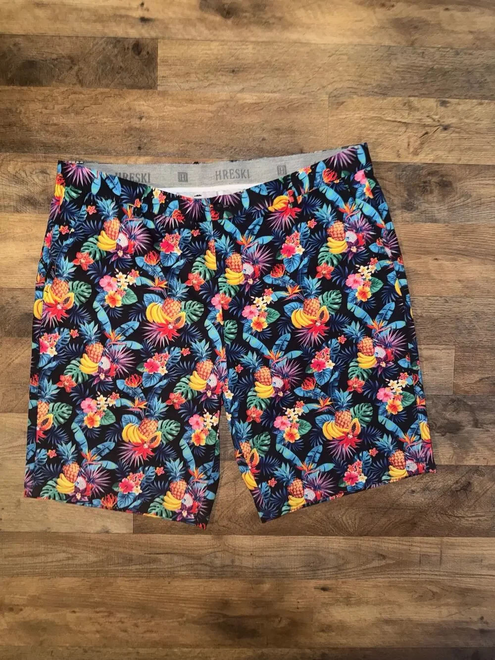 Hreski men’s golf short tropical floral & fruit pattern